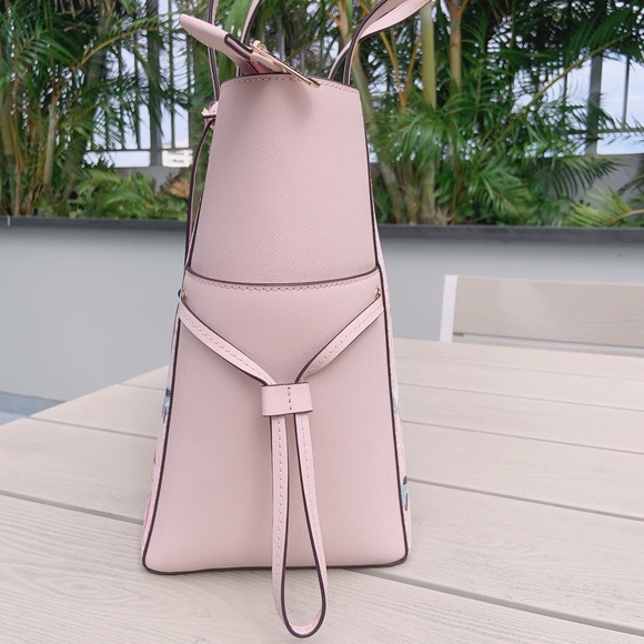 Michael Kors Gilly Tote - Picture 7 of 13